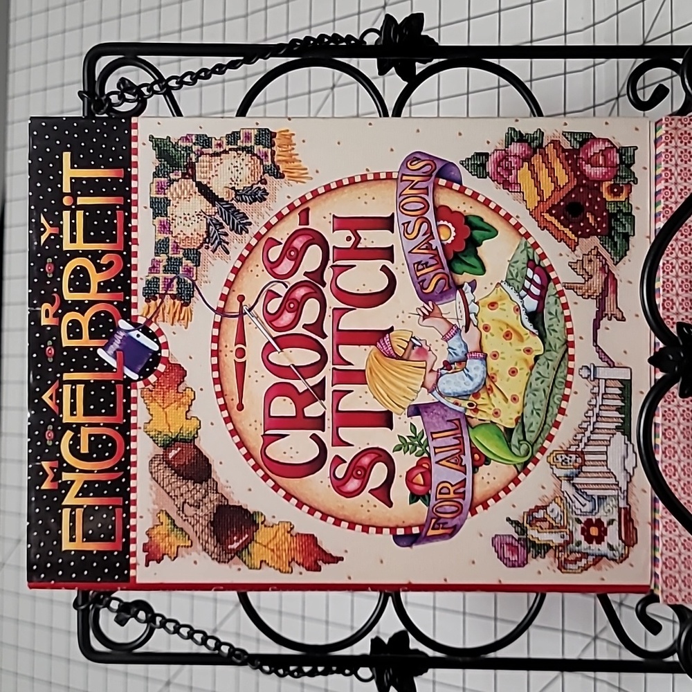 Cross Stitch for All Seasons ‎ -  New / Shelfsitter